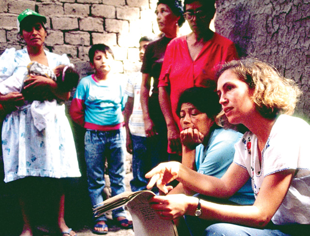 Lay missioner Armella Sonntag worked with CEPAS, a popular education and social action group through which “the illiterate read, the marginalized organize, and women are empowered.”
